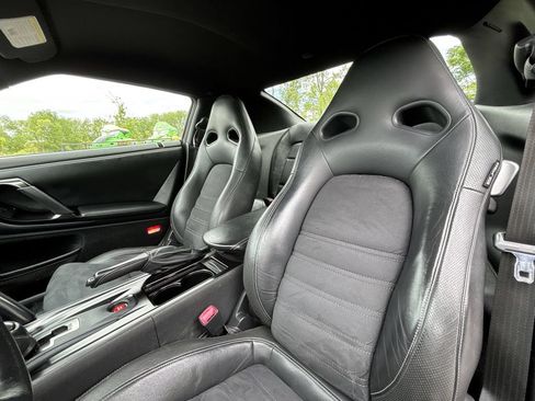 Used 2015 Nissan GT-R Premium AWD/4WD image 13
