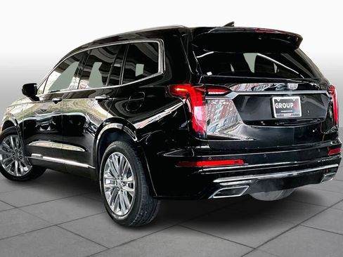 Used 2021 Cadillac XT6 Premium Luxury image 12