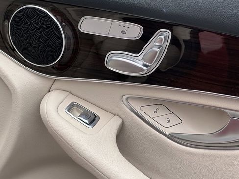 Certified 2022 Mercedes-Benz GLC 300 image 17