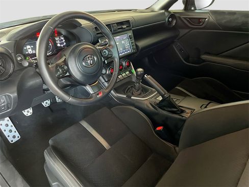 Used 2023 Toyota GR86 Premium image 9