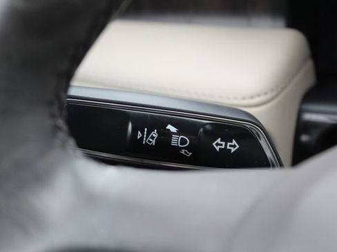 Used 2023 Lincoln Nautilus Reserve image 18