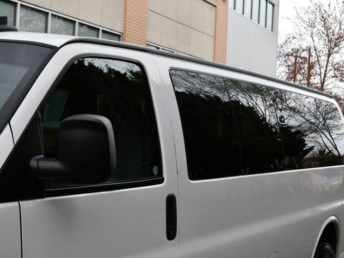 Used 2022 Chevrolet Express 3500 LS image 6