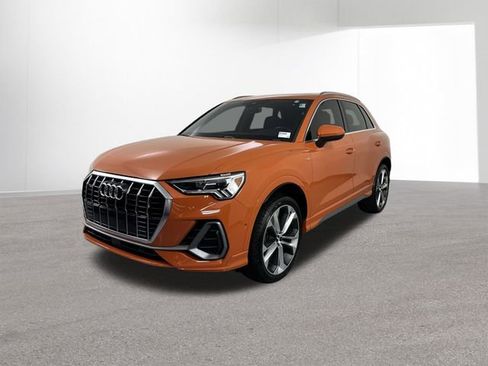 Used 2020 Audi Q3 2.0T Prestige w/ Prestige Package AWD/4WD image 2
