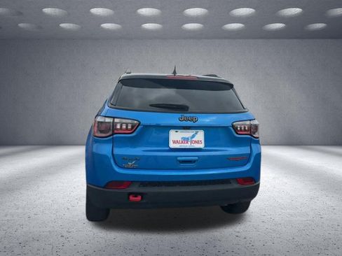 Used 2025 Jeep Compass Trailhawk AWD/4WD image 6