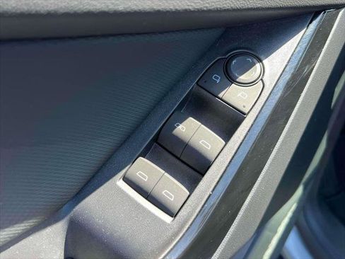 Used 2025 Chevrolet Equinox LT w/ Safety and Technology Package image 17