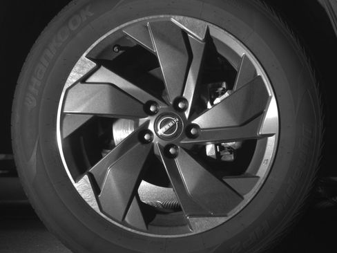 Used 2025 Nissan Rogue SV image 13