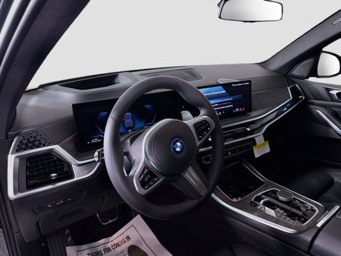 New 2026 BMW X5 xDrive50e w/ M Sport Package AWD/4WD image 9