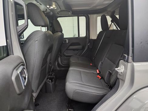 Used 2022 Jeep Wrangler Unlimited Sahara w/ Dual Top Group image 23
