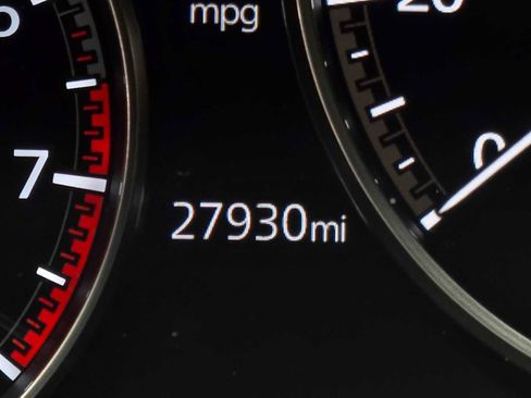 Used 2023 MAZDA MAZDA3 s image 34