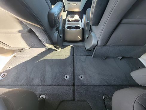 Used 2023 Chrysler Voyager LX image 26