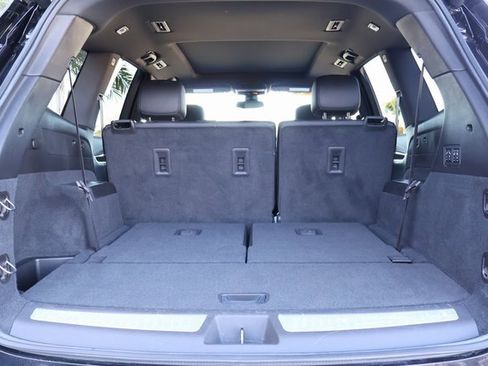 Used 2024 Cadillac XT6 Premium Luxury image 18