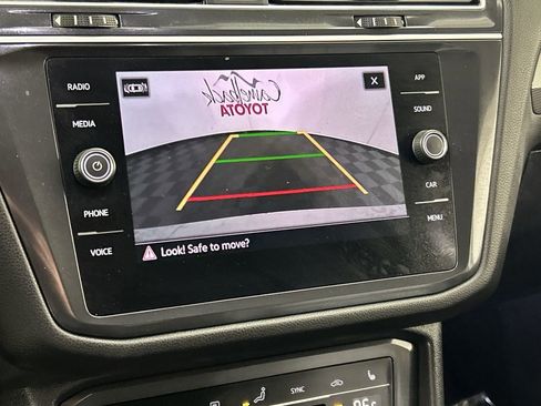 Used 2024 Volkswagen Tiguan SE image 17