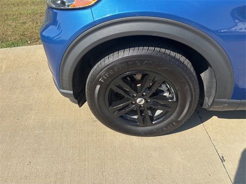 Used 2022 Ford Explorer XLT image 60