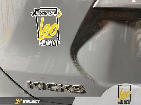 Used 2023 Nissan Kicks SR w/ SR Premium Package FWD image 9