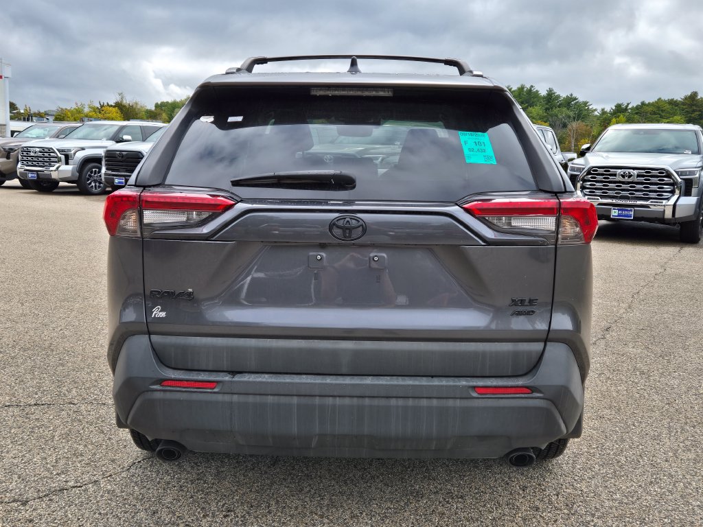 Used 2021 Toyota RAV4 XLE w/ Convenience Package AWD/4WD image 3