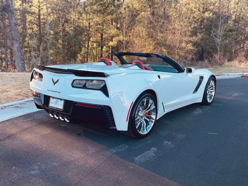 Used 2015 Chevrolet Corvette Z06 w/ 3LZ Preferred Equipment Group image 13