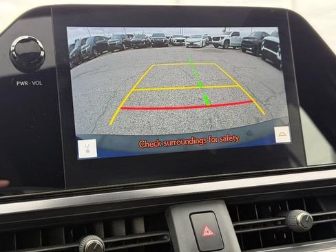 Used 2024 Lexus UX 250h AWD image 17