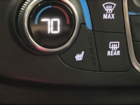 Used 2019 Chevrolet Traverse LT AWD/4WD image 37