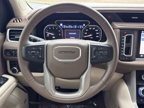 Used 2021 GMC Yukon Denali w/ Denali Premium Package AWD/4WD image 35