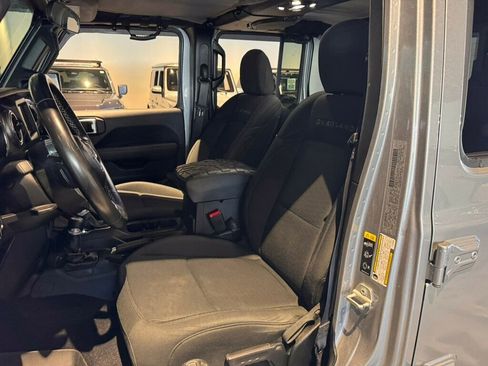 Used 2020 Jeep Gladiator Overland w/ Trailer Tow Package image 10