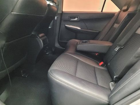 Used 2014 Toyota Camry SE image 18