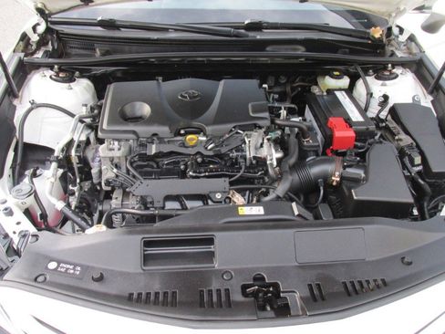 Used 2018 Toyota Camry SE image 41