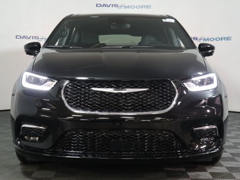 New 2026 Chrysler Pacifica Select image 13