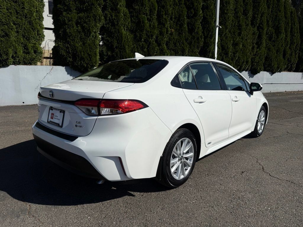 Certified 2025 Toyota Corolla LE w/ LE Premium Package AWD/4WD image 8