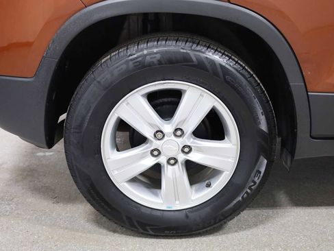 Used 2019 Chevrolet Trax LT image 34