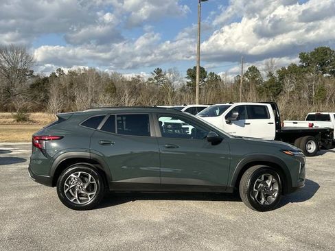 New 2026 Chevrolet Trax LT image 8