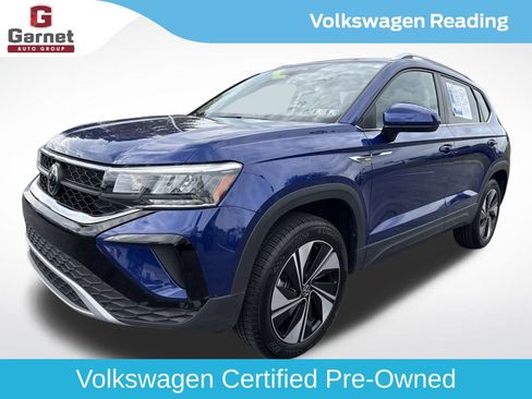 Certified 2024 Volkswagen Taos SE image 1