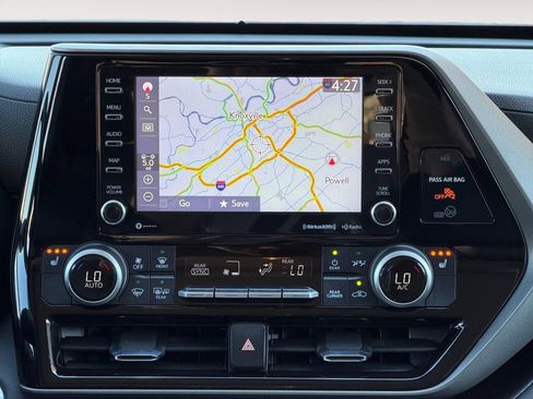 Used 2021 Toyota Highlander XLE image 12