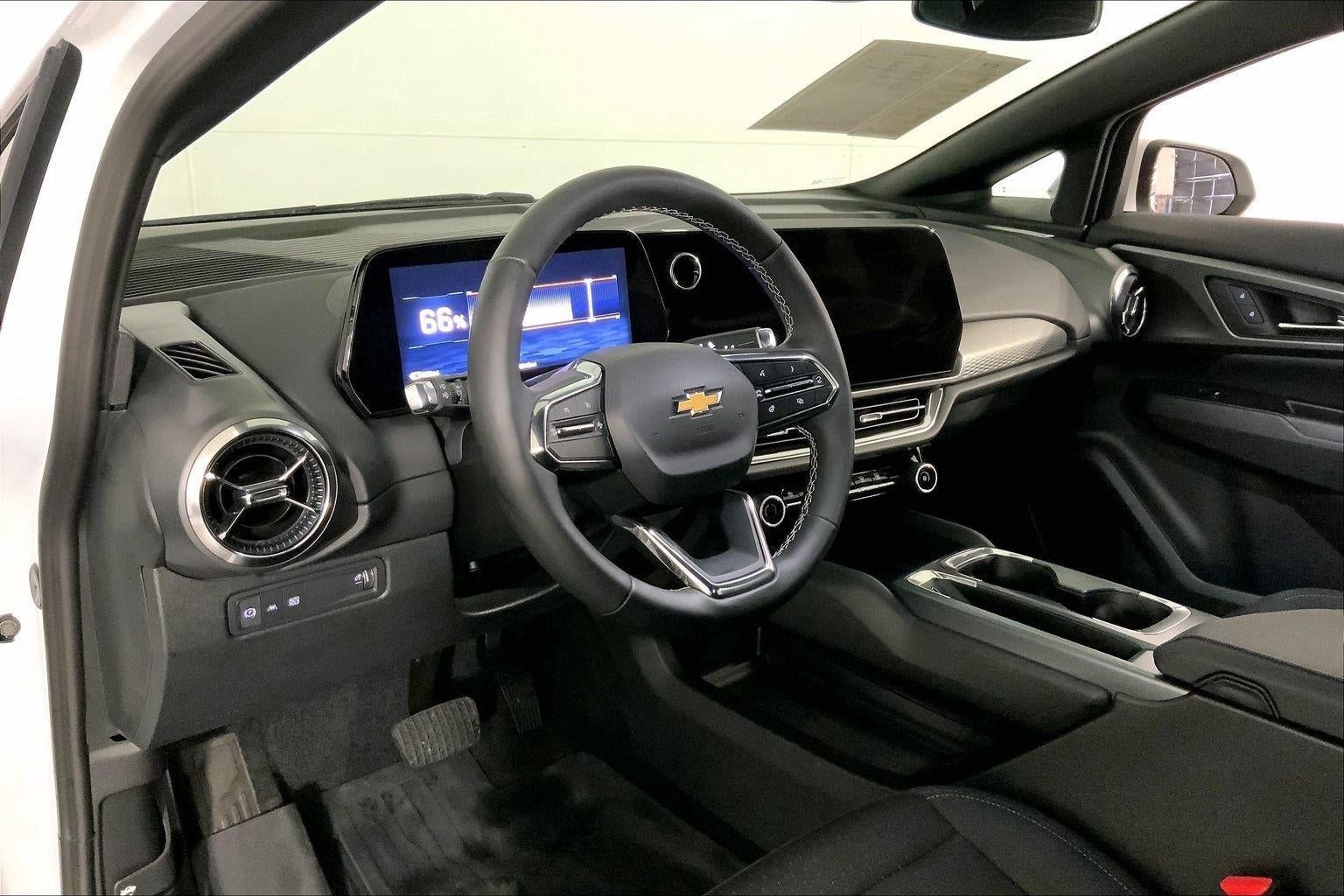 Used 2025 Chevrolet Equinox EV LT w/ Comfort Package AWD/4WD image 14