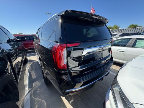 Used 2021 GMC Yukon XL Denali AWD/4WD image 3