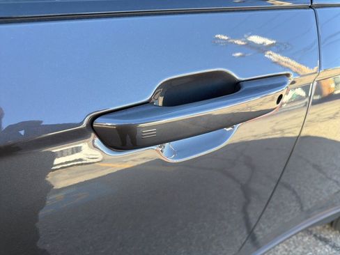 Certified 2022 Jeep Grand Cherokee Limited image 2