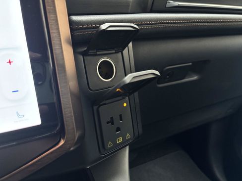 Used 2022 Ford F150 Lightning Lariat AWD/4WD image 21