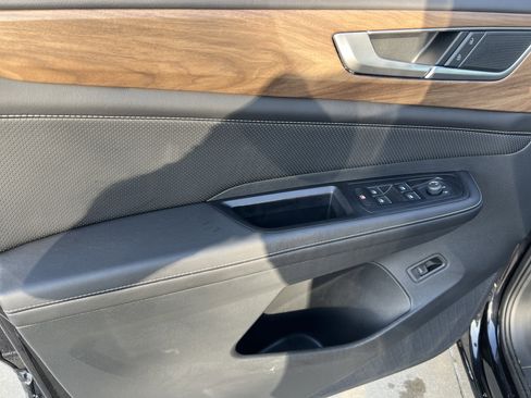 Certified 2025 Volkswagen Atlas SE w/ Panoramic Sunroof Package image 13