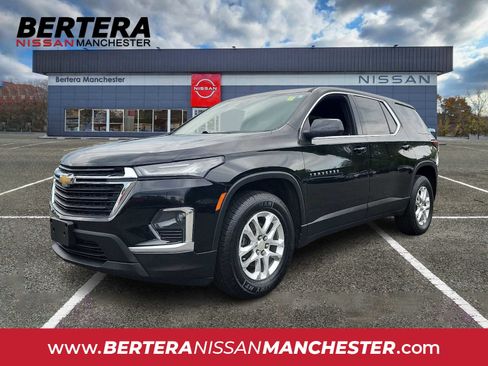 Used 2023 Chevrolet Traverse LS FWD image 1