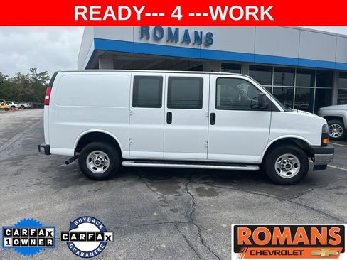 Used 2024 GMC Savana 2500 w/ Driver Convenience Package RWD image 2