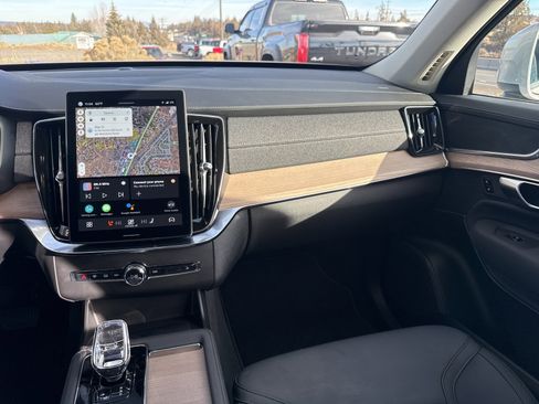 Used 2025 Volvo XC90 B6 Plus image 20