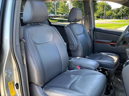 Used 2010 Toyota Sienna XLE w/ Towing Prep Pkg FWD image 28