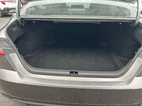 Used 2025 Toyota Camry SE FWD image 10