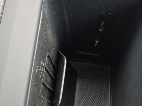 New 2026 Volkswagen Tiguan SE image 19