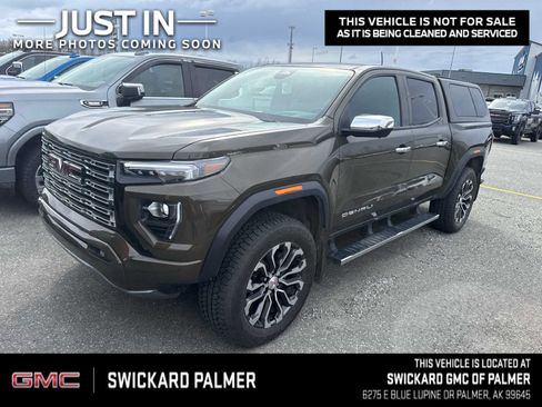 Used 2024 GMC Canyon Denali AWD/4WD image 1