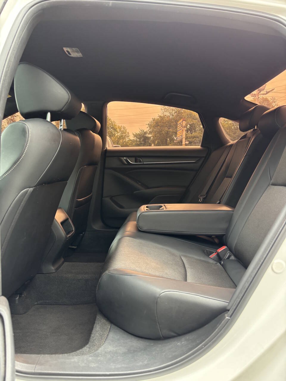 Used 2018 Honda Accord Sport image 12