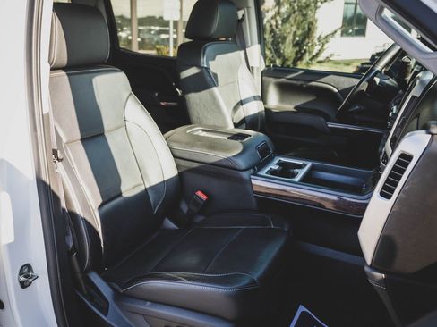 Used 2017 GMC Sierra 1500 SLT w/ SLT Premium Package image 32