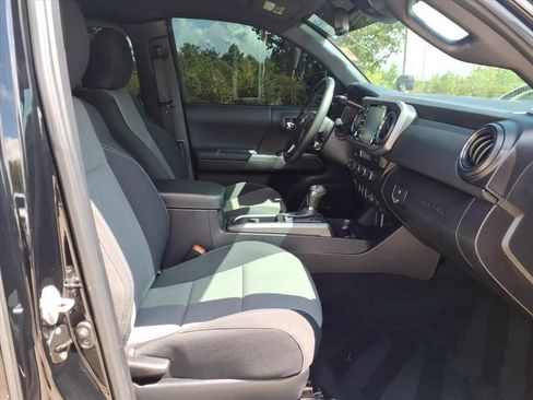Used 2023 Toyota Tacoma TRD Off-Road AWD/4WD image 17