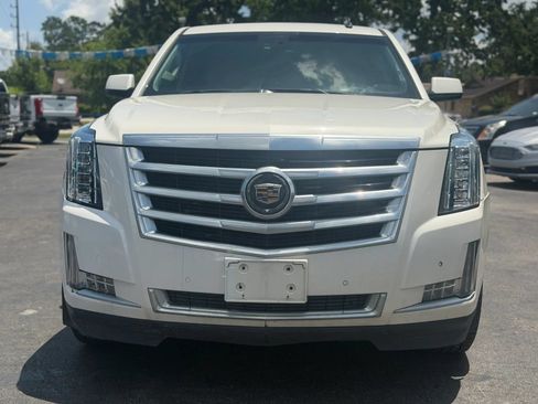 Used 2015 Cadillac Escalade ESV Luxury RWD image 3