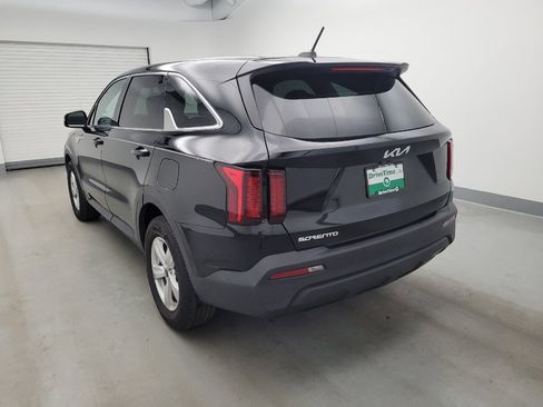 Used 2023 Kia Sorento LX FWD image 5