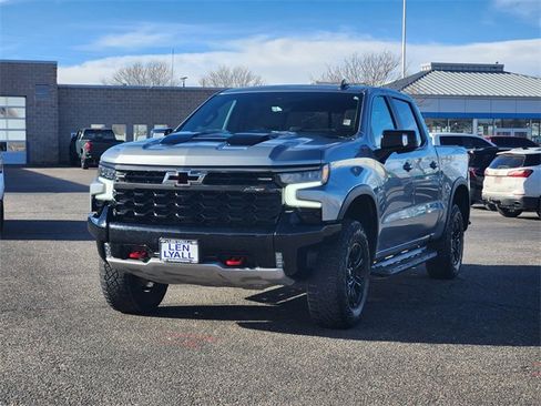 Used 2023 Chevrolet Silverado 1500 ZR2 w/ Technology Package image 4